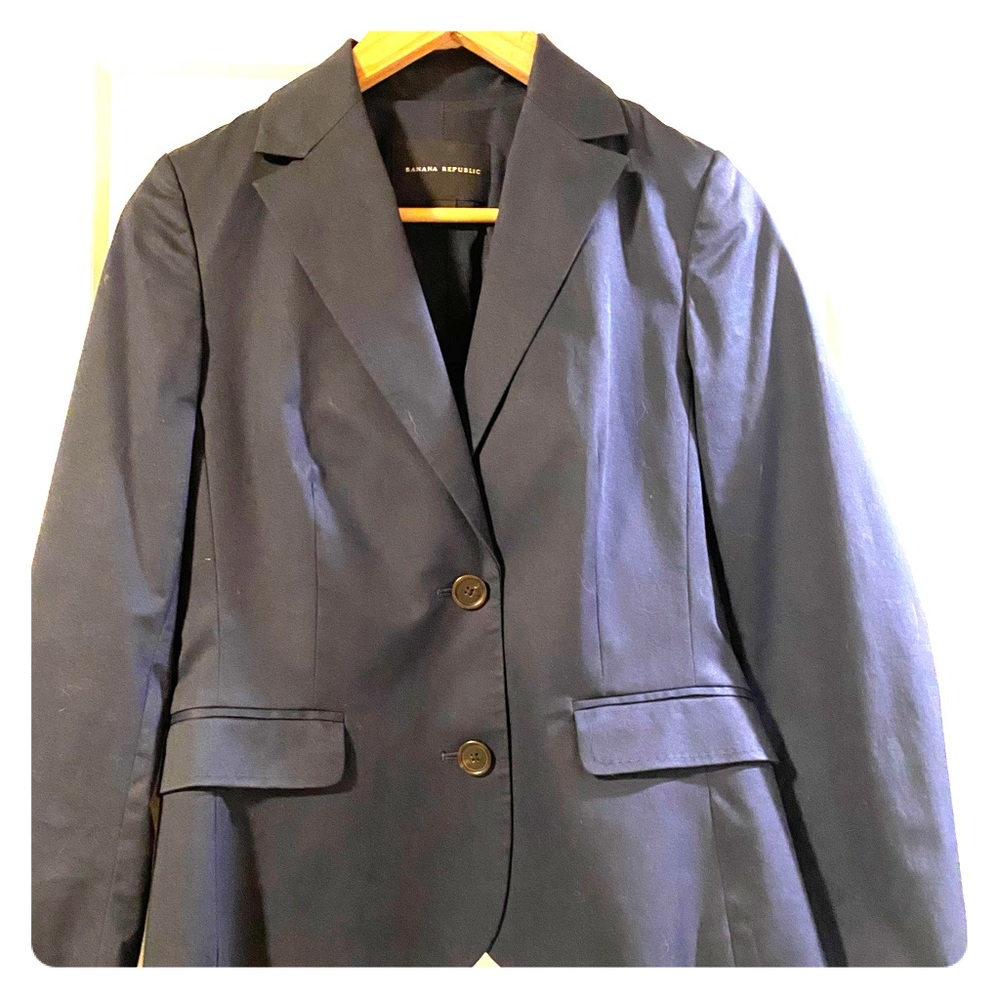 Banana Republic women’s blazer; navy blue; size 6